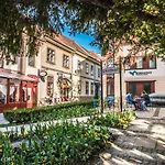 Apartament Albina *